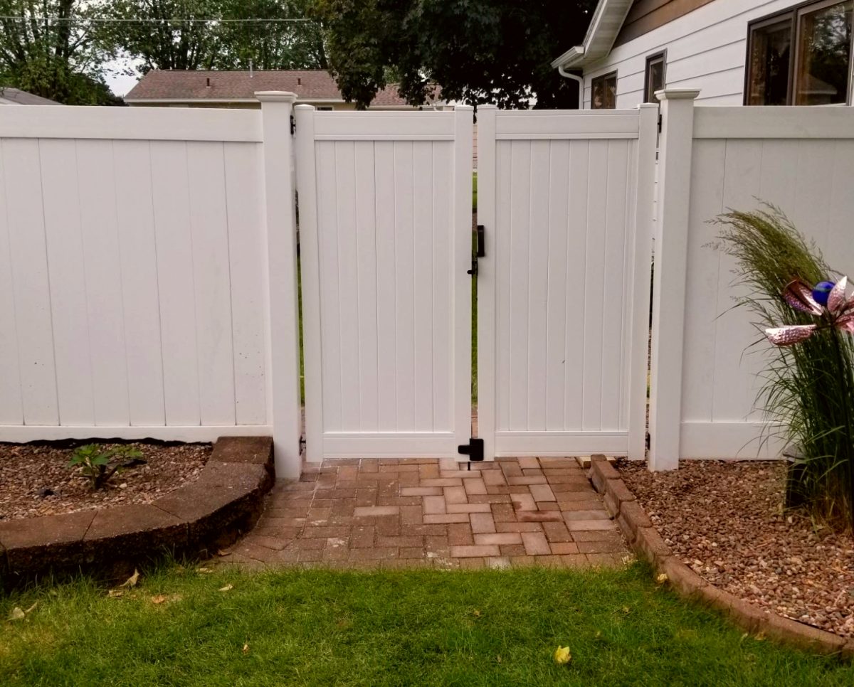 Double Vinyl Gate Gallery Phillips Outdoor Services Onalaska, WI